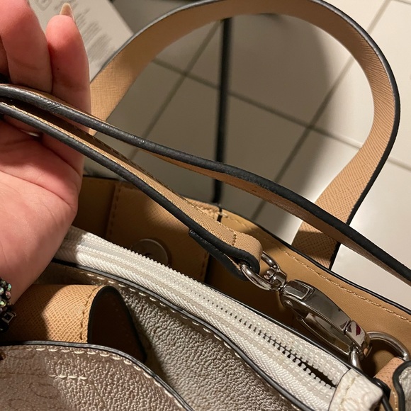 GUESS White and Tan Logo Print Crossbody Purse - Picture 12 of 16